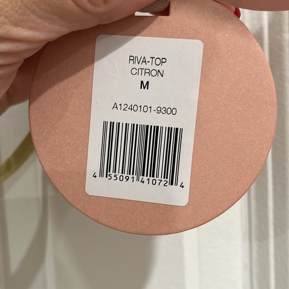 Alexis crop top with lace detail. I have the matching skirt for sale as well - Picture 3 of 4